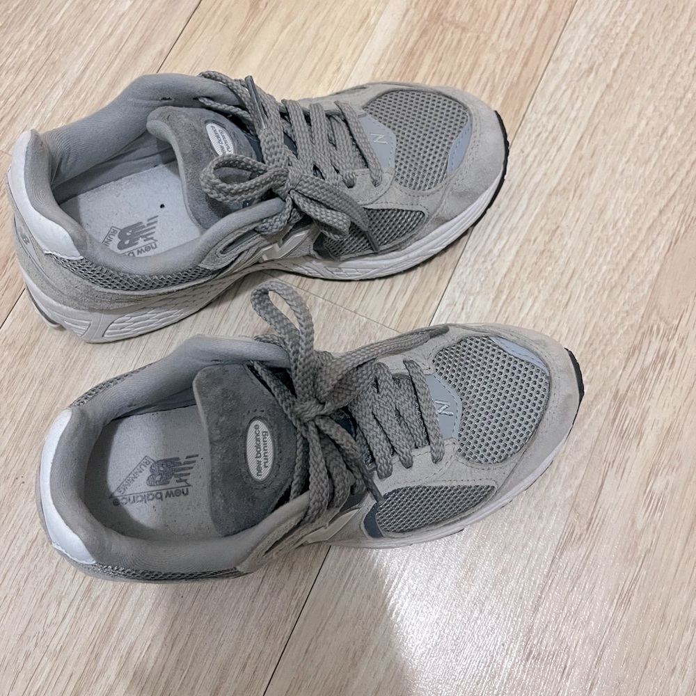New Balance Gray 2002R - Picture 4 of 4